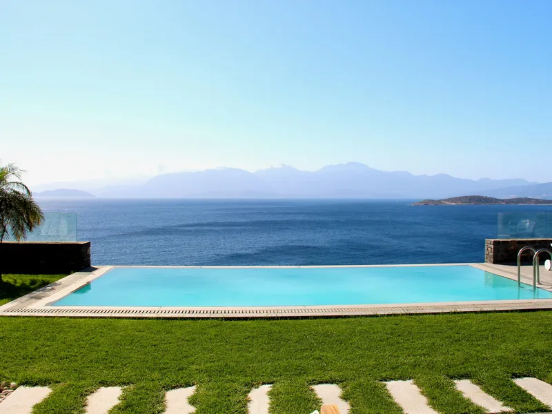 Why short-term rental yields are still climbing on the western coast.